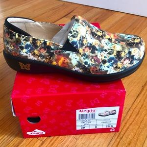 Algeria paws up shoes Eur 39 US 9